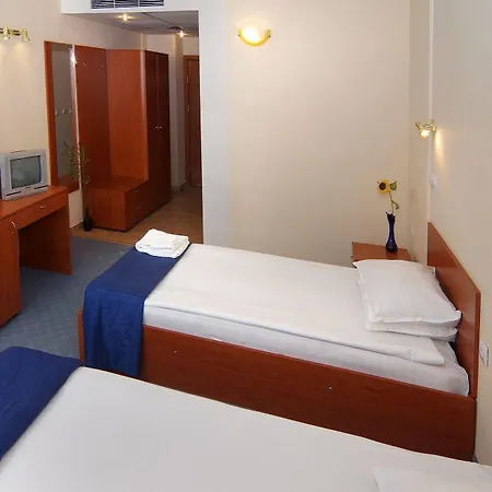 Royal Beach Hotell 3*
